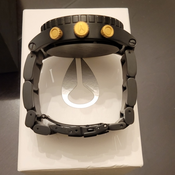 Nixon 51-30 chrono - Picture 2 of 5